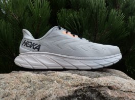 Hoka Arahi 6