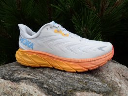 Hoka Arahi 6