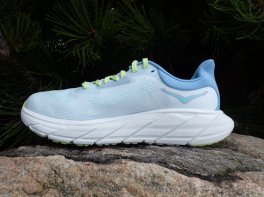 Hoka Arahi 7