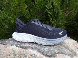 Hoka Arahi 6