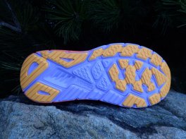 Hoka Arahi 7