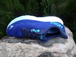 Hoka Arahi 6