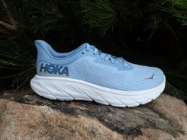 Hoka Arahi 7