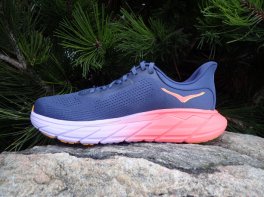Hoka Arahi 7