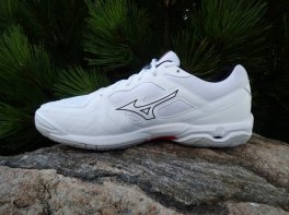 Mizuno Wave Phantom 3