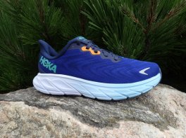 Hoka Arahi 6