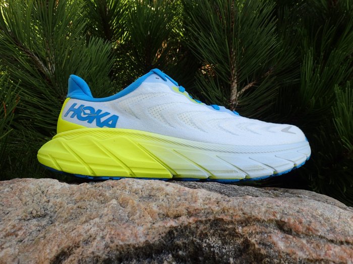 Hoka Arahi 6