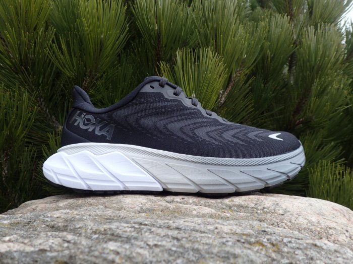 Hoka Arahi 6