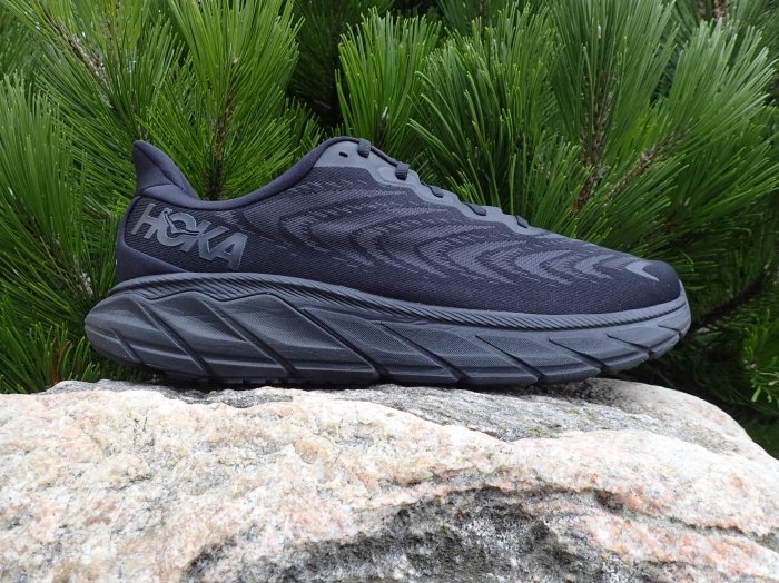 Hoka Arahi 6