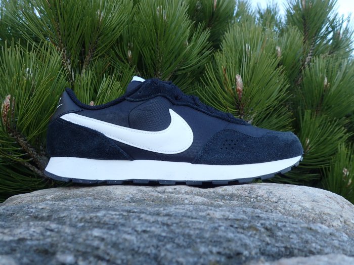 Nike MD Valiant