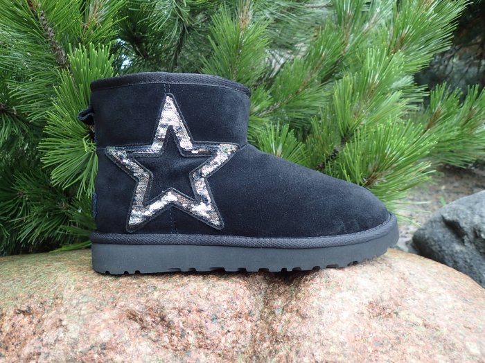 UGG Classic Mini Star