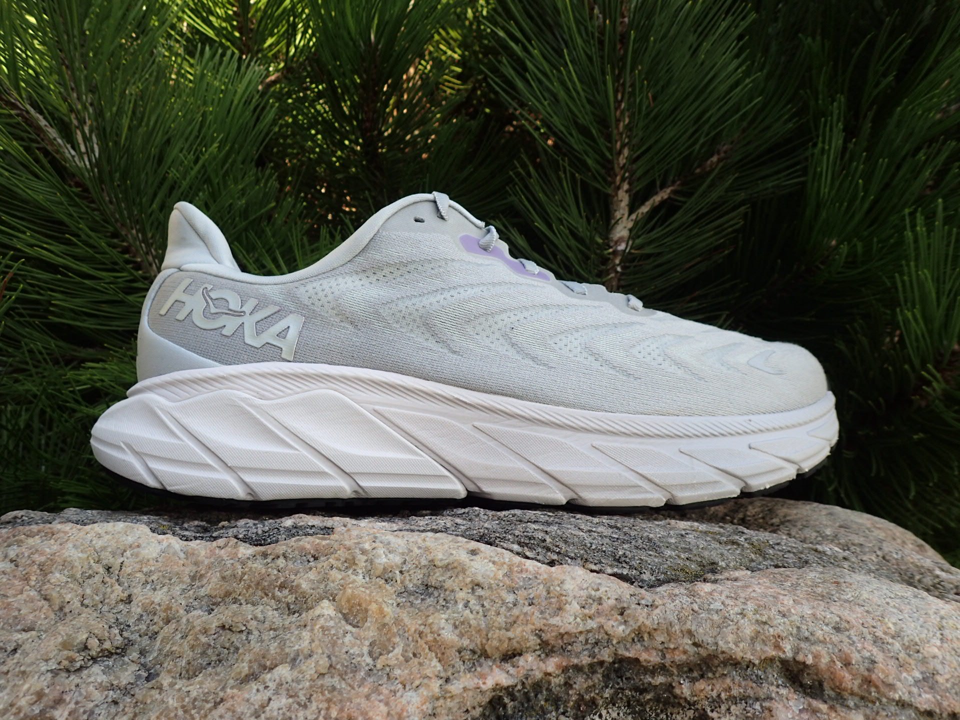 Hoka Arahi 6